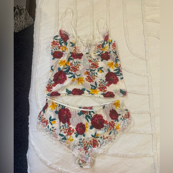 Oh La La Cheri Triangle Cup Cami with Tie Back and Matching Shorts Size 3X - Picture 2 of 7